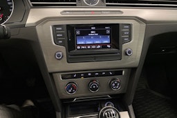 Harmaa Volkswagen Passat 2016 kuva 23.