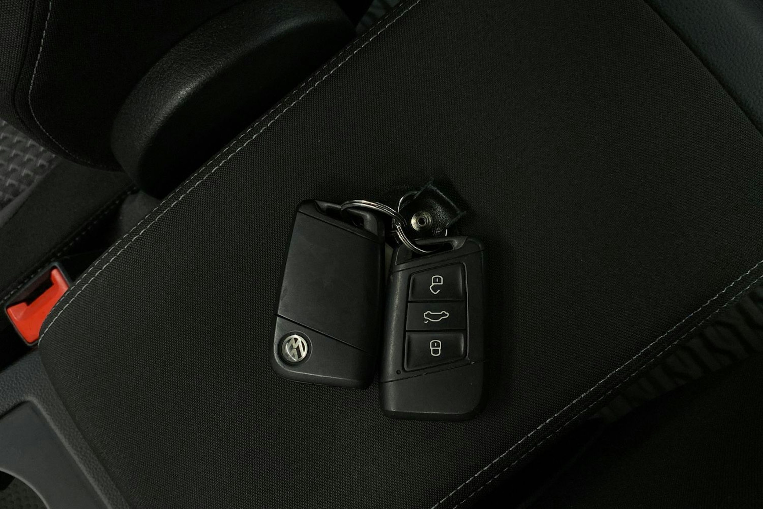 Harmaa Volkswagen Passat 2016 kuva 27.