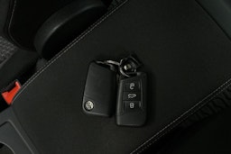 Harmaa Volkswagen Passat 2016 kuva 27.