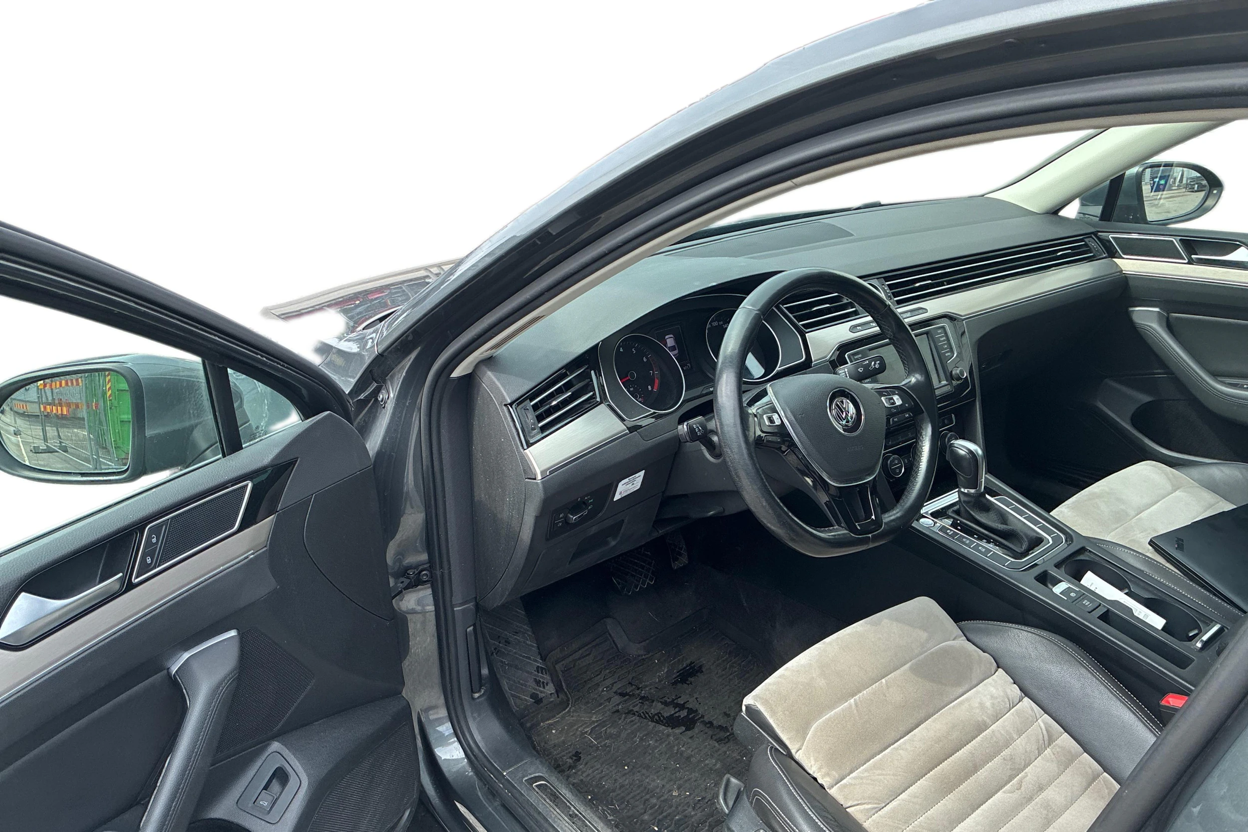 harmaa Volkswagen Passat 2016 kuva 3.