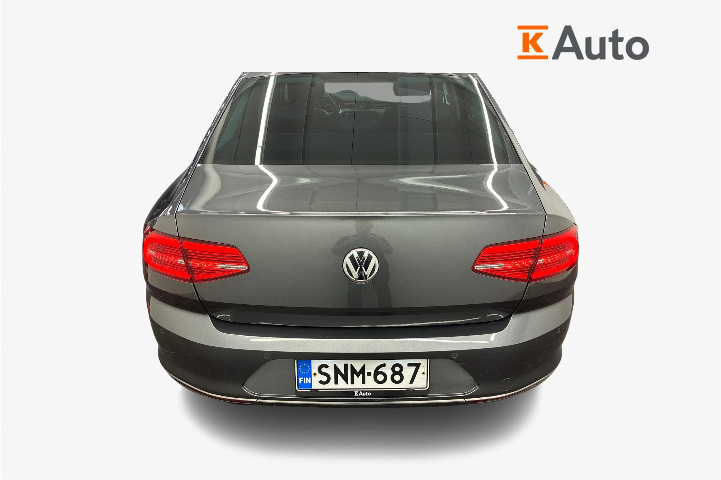 harmaa Volkswagen Passat 2016 kuva 4.