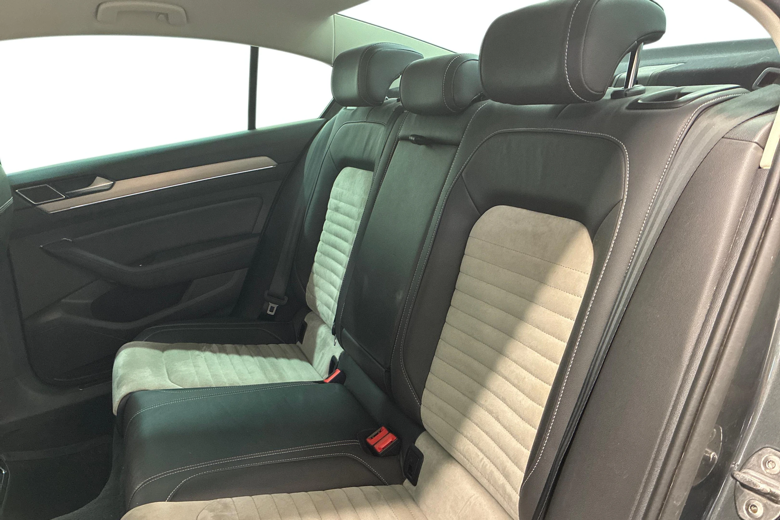 harmaa Volkswagen Passat 2016 kuva 11.