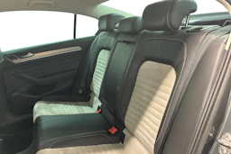 harmaa Volkswagen Passat 2016 kuva 11.