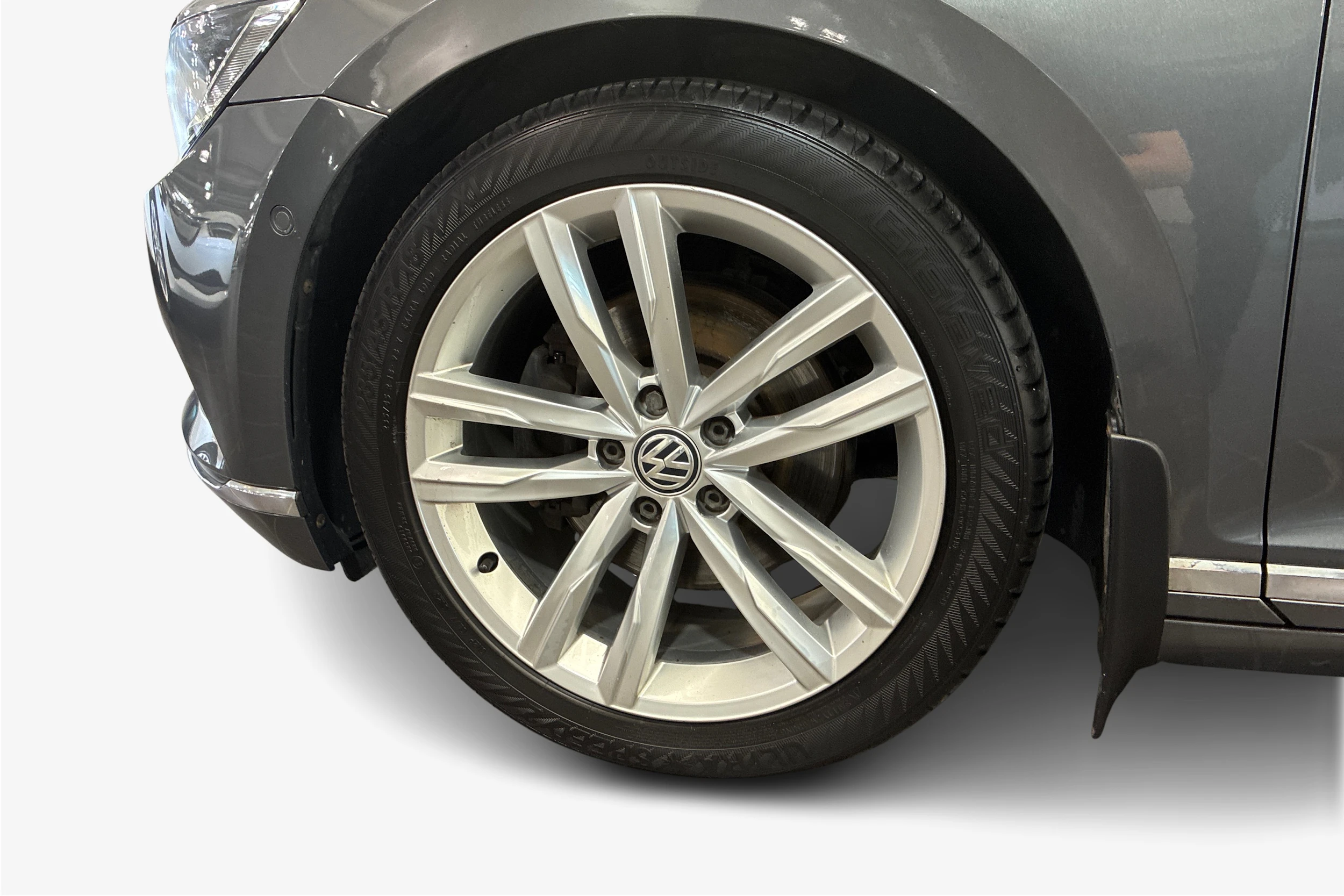 harmaa Volkswagen Passat 2016 kuva 12.