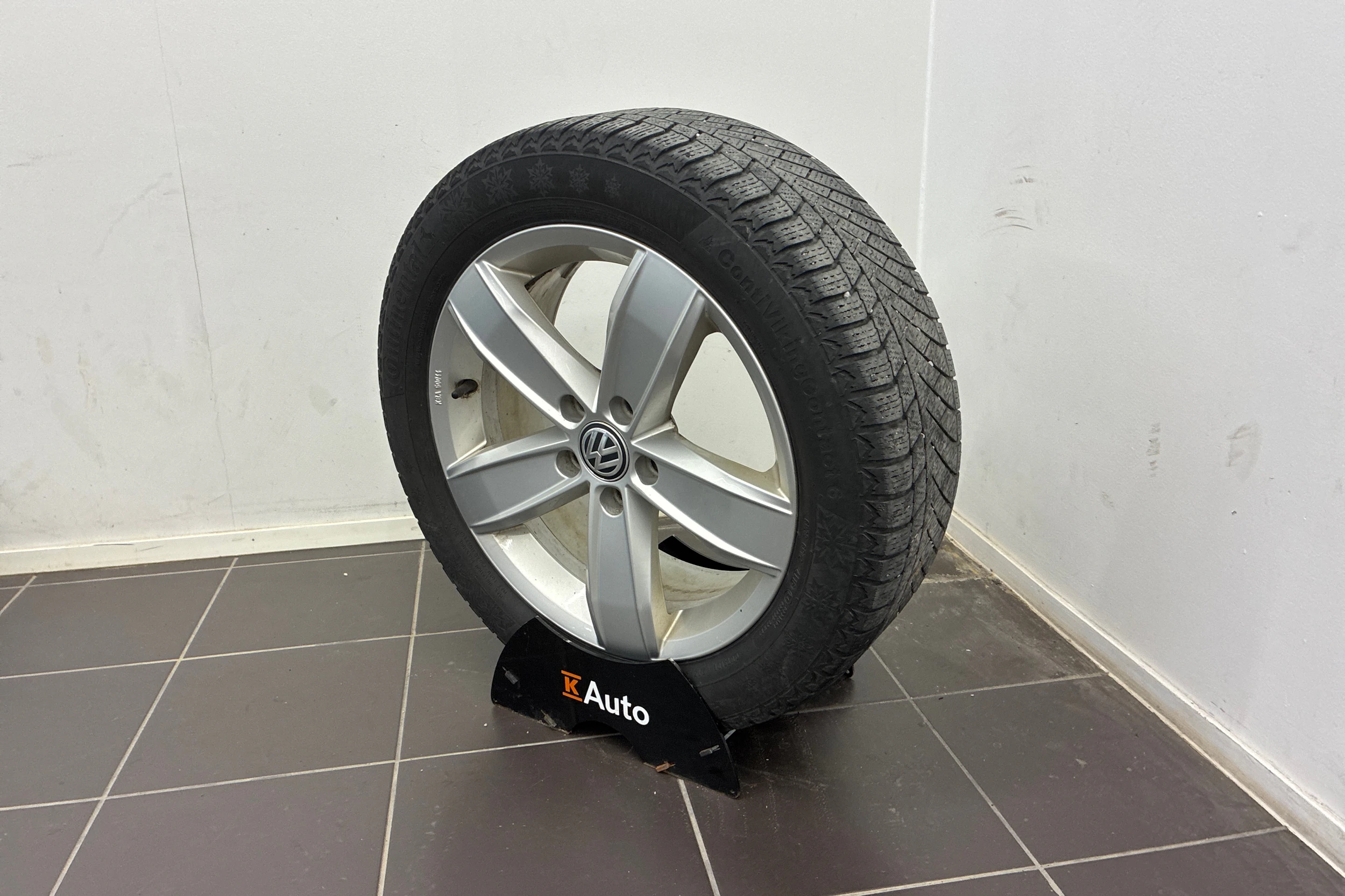 harmaa Volkswagen Passat 2016 kuva 13.