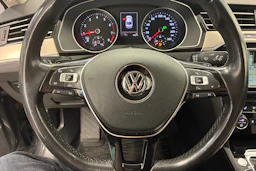 harmaa Volkswagen Passat 2016 kuva 15.