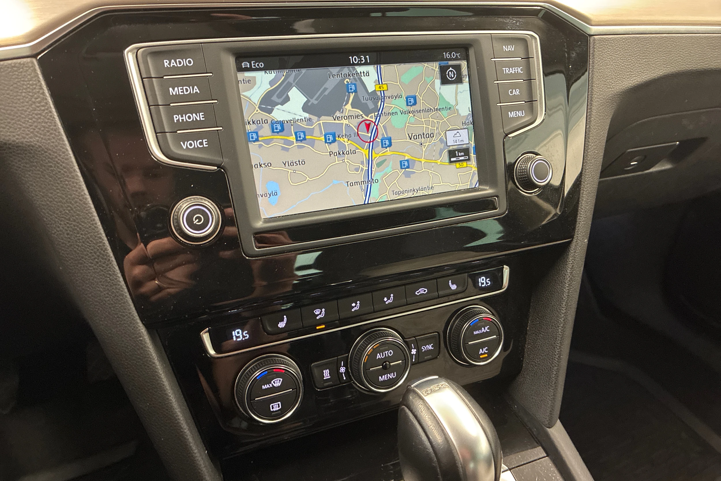 harmaa Volkswagen Passat 2016 kuva 16.