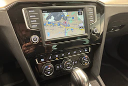 harmaa Volkswagen Passat 2016 kuva 16.