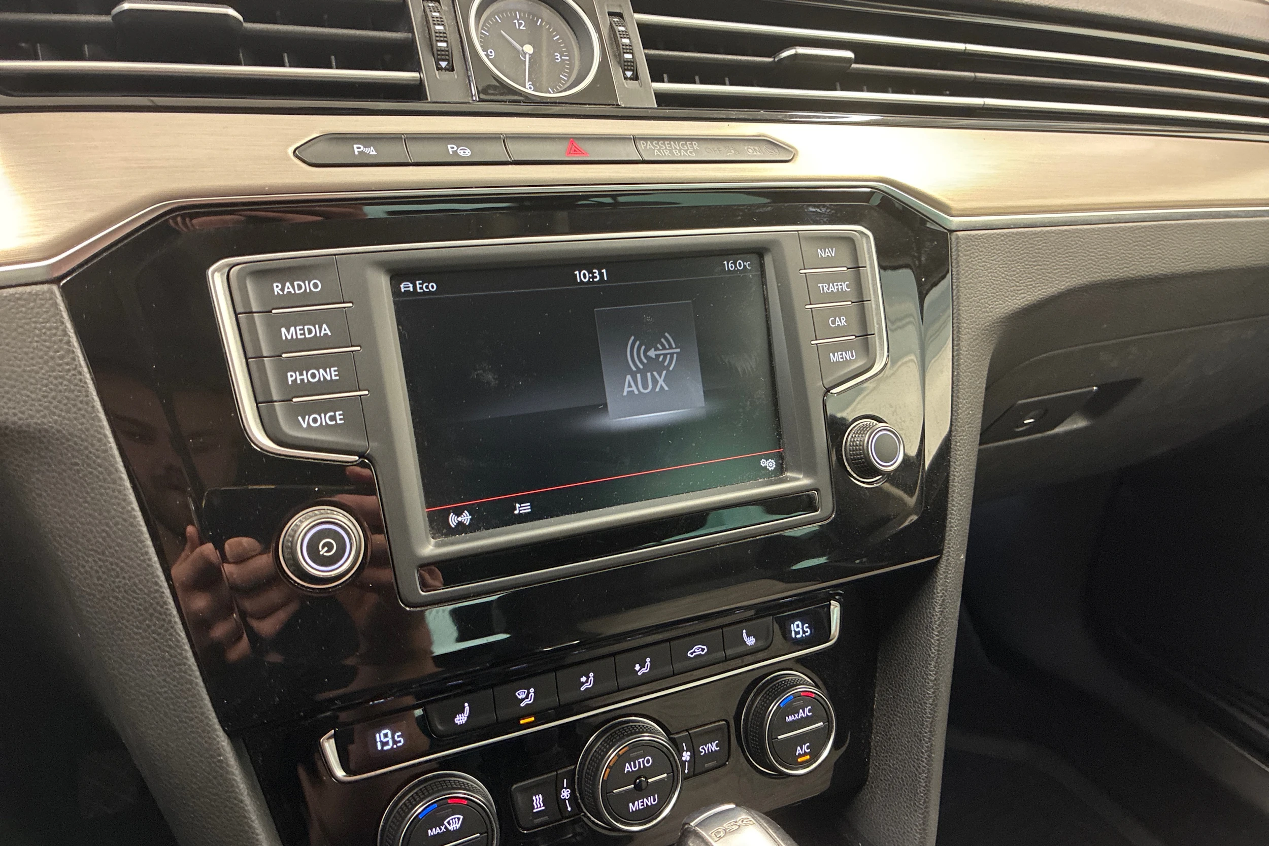 harmaa Volkswagen Passat 2016 kuva 18.