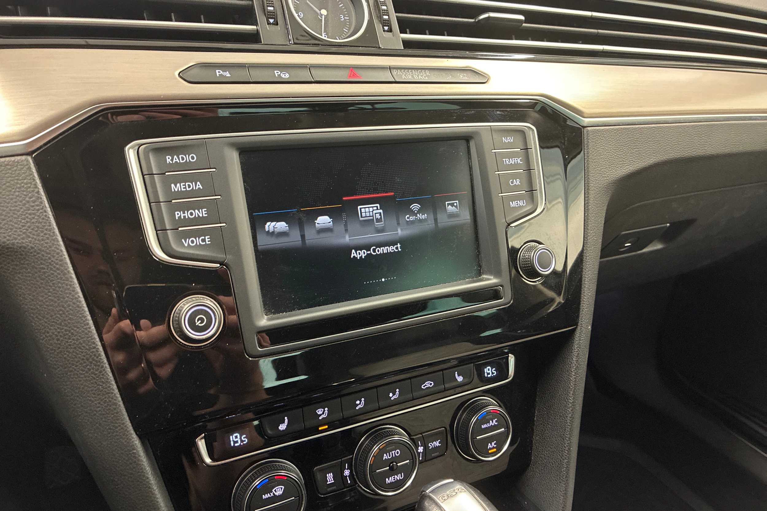 harmaa Volkswagen Passat 2016 kuva 19.