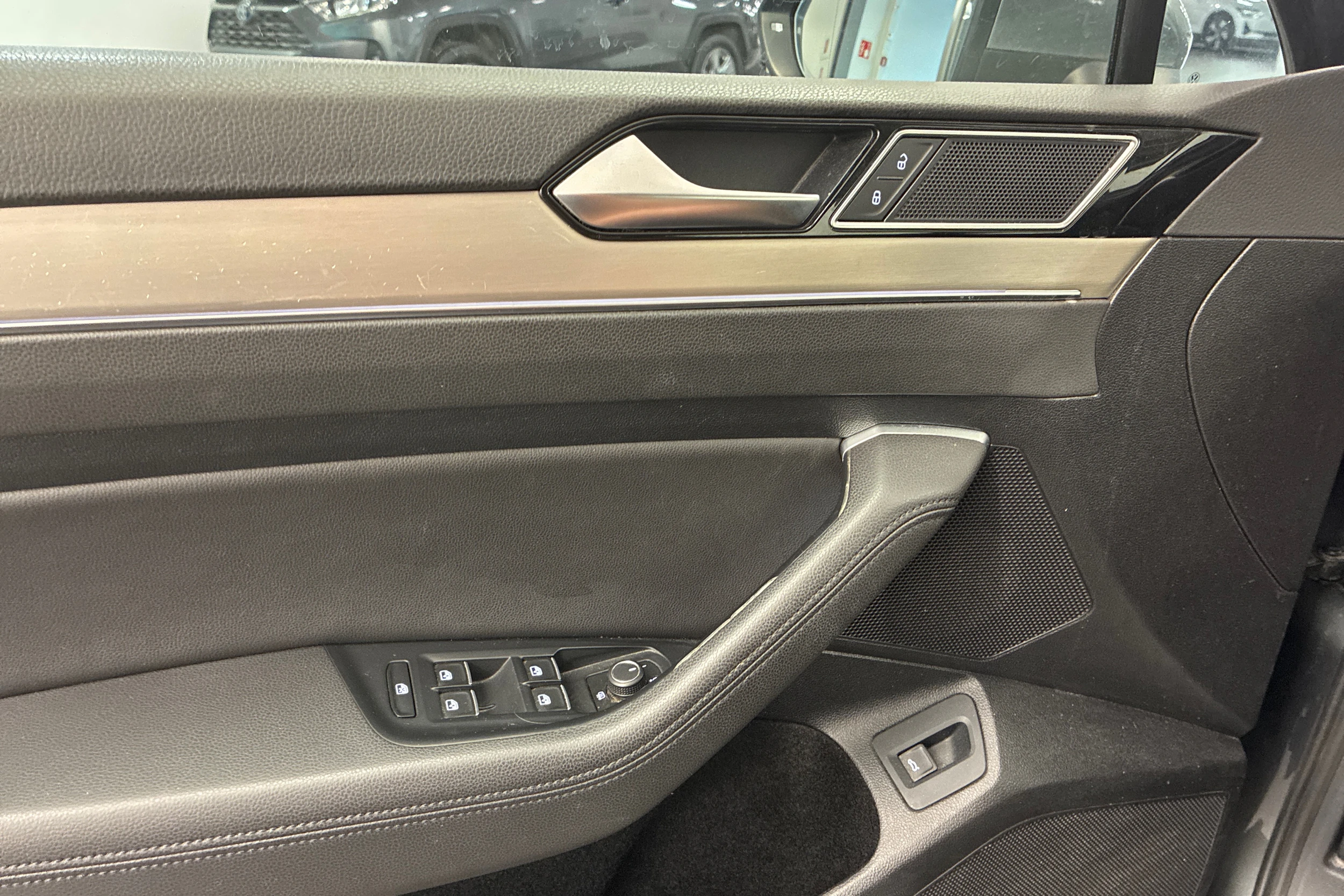 harmaa Volkswagen Passat 2016 kuva 23.