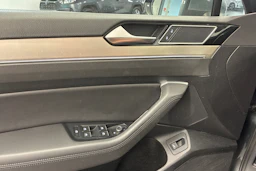 harmaa Volkswagen Passat 2016 kuva 23.