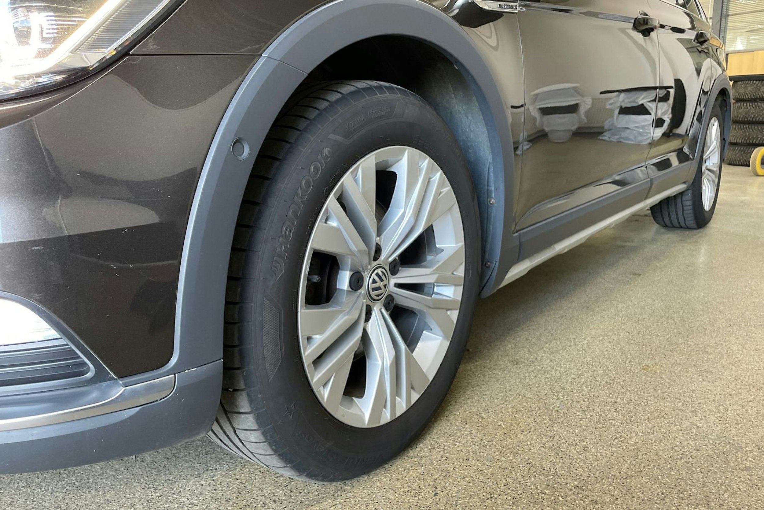 Ruskea (beige) Volkswagen PASSAT 2016 kuva 13.