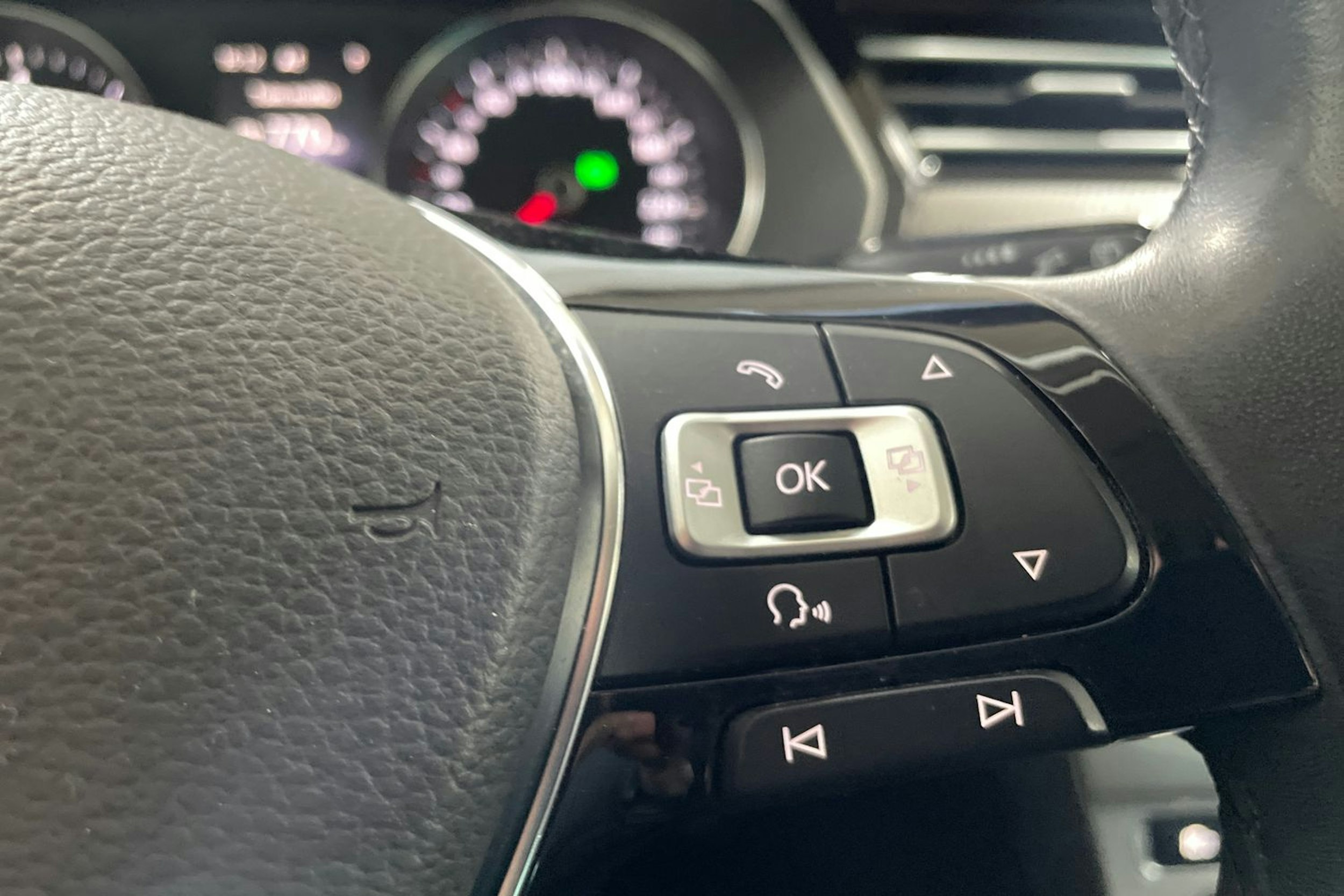 Ruskea (beige) Volkswagen PASSAT 2016 kuva 17.