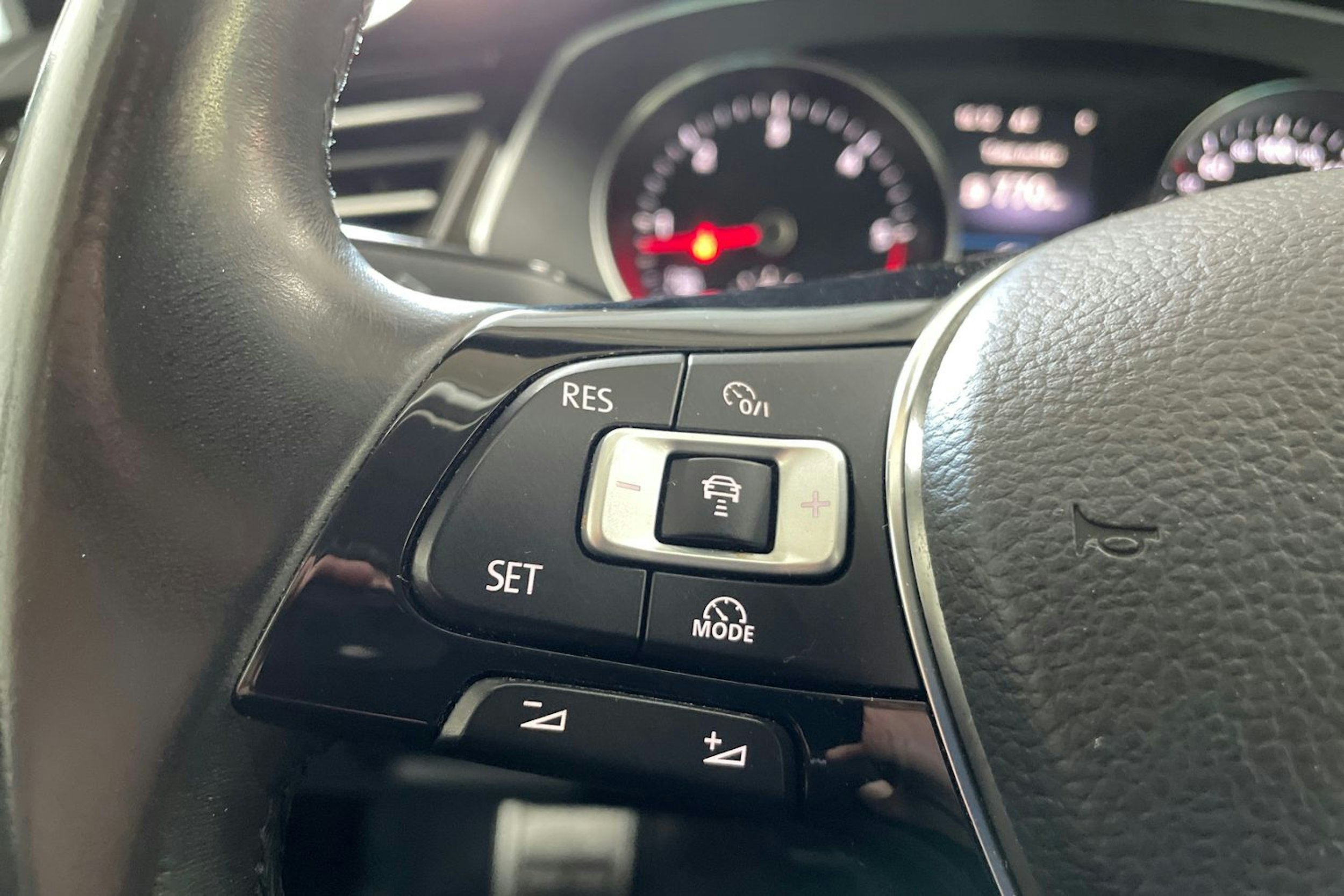 Ruskea (beige) Volkswagen PASSAT 2016 kuva 18.