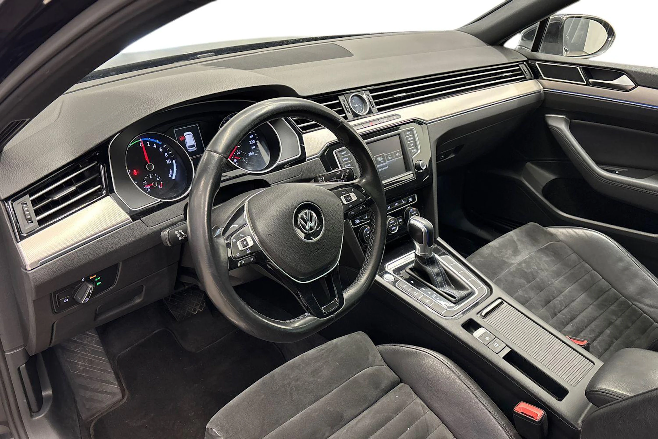 Musta Volkswagen PASSAT 2016 kuva 6.