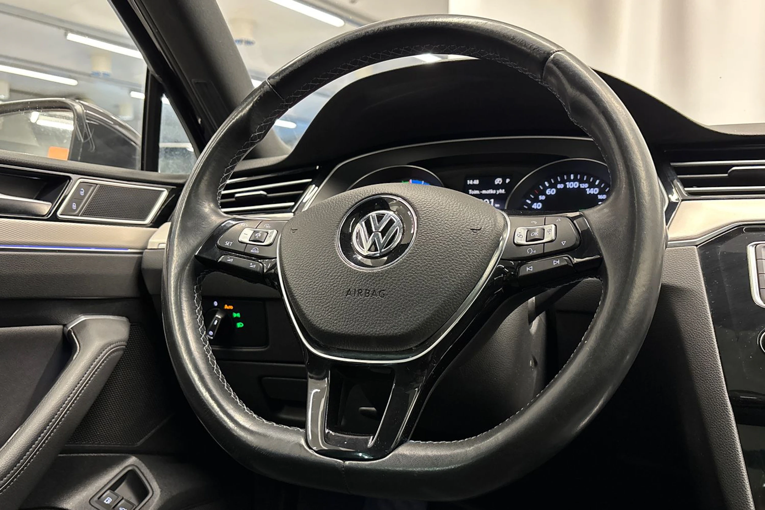 Musta Volkswagen PASSAT 2016 kuva 13.