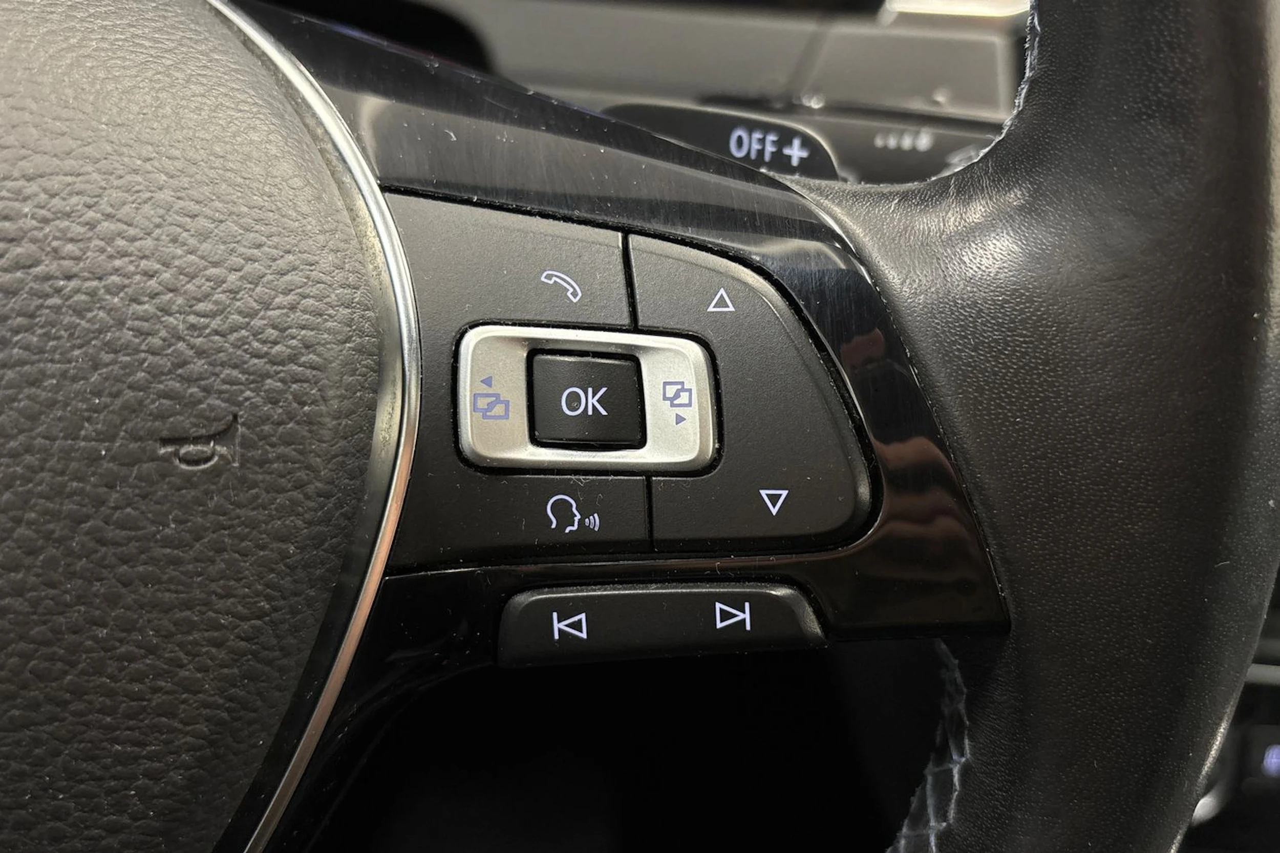 Musta Volkswagen PASSAT 2016 kuva 15.