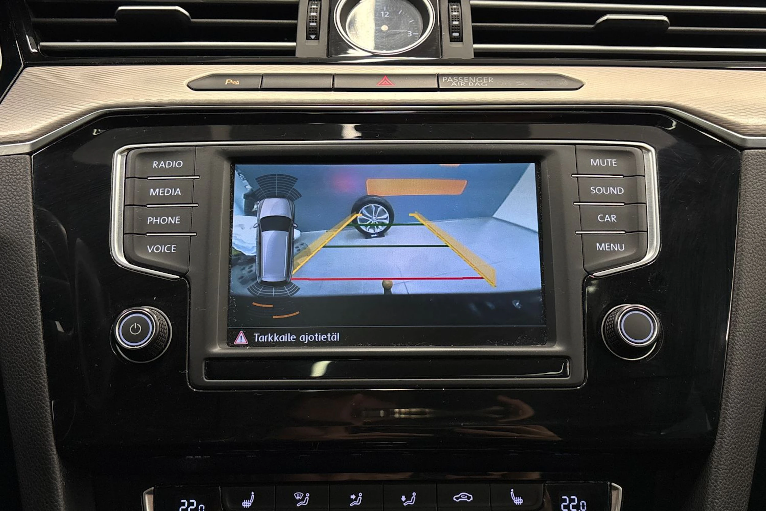 Musta Volkswagen PASSAT 2016 kuva 20.
