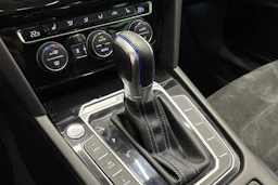 Musta Volkswagen PASSAT 2016 kuva 21.