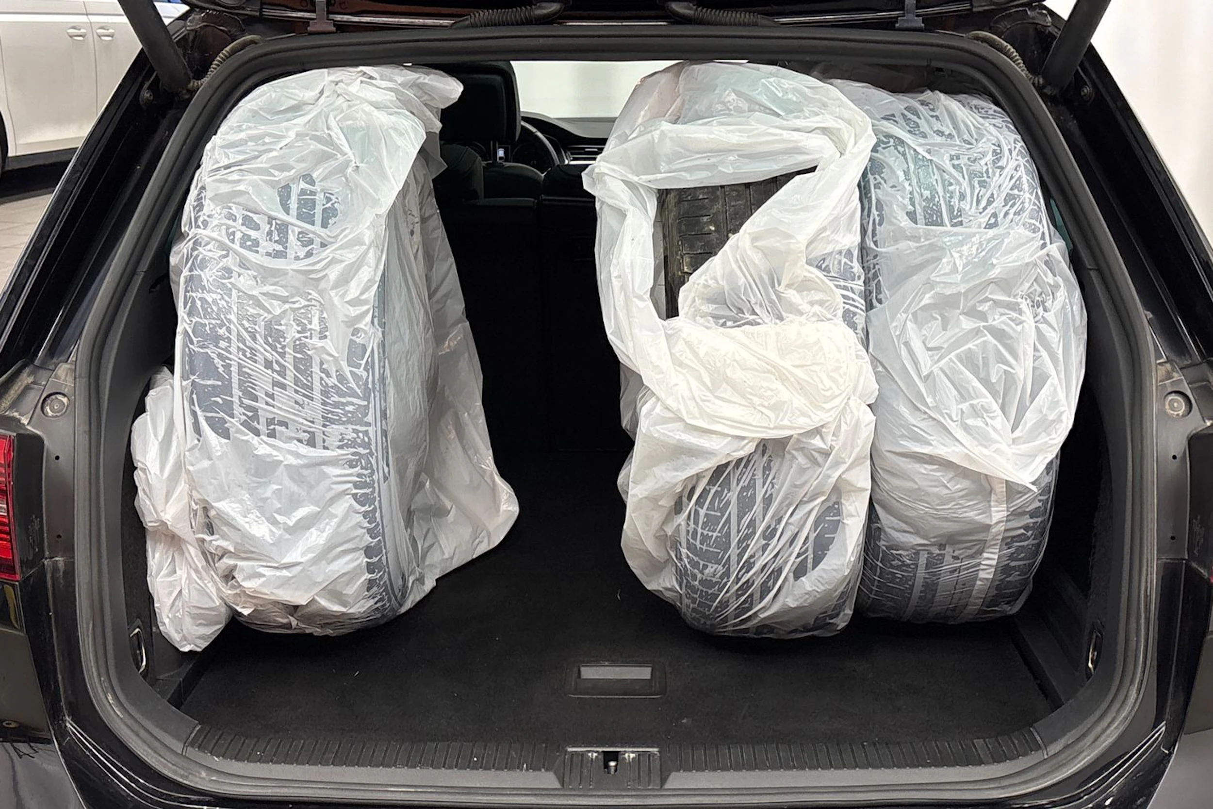 Musta Volkswagen PASSAT 2016 kuva 22.