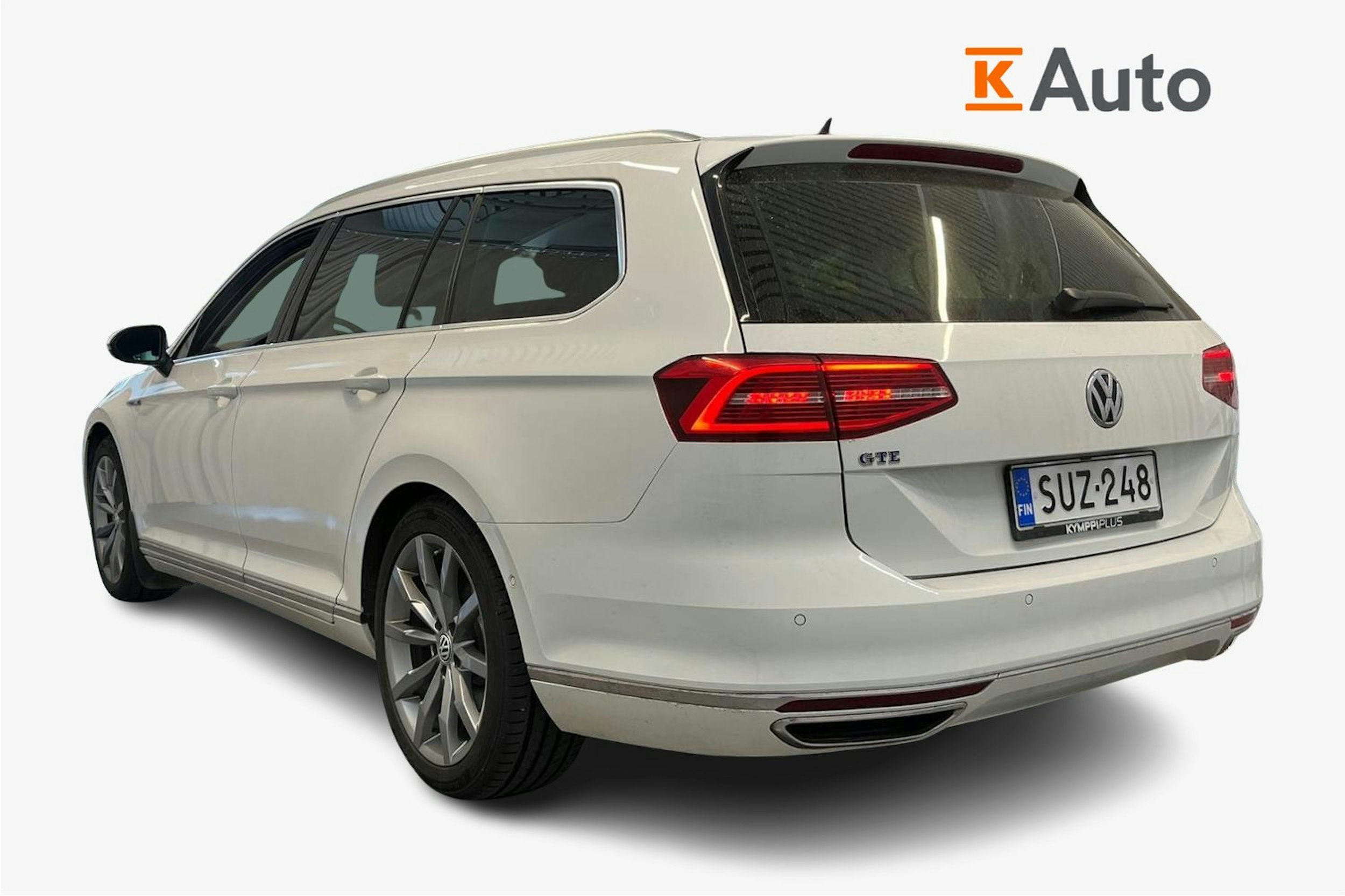 valkoinen Volkswagen Passat 2016 kuva 2.