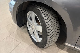 harmaa Volkswagen Passat 2016 kuva 13.