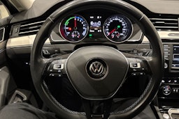 harmaa Volkswagen Passat 2016 kuva 17.