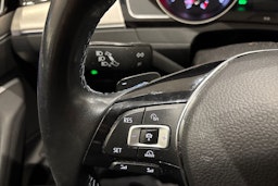 harmaa Volkswagen Passat 2016 kuva 20.