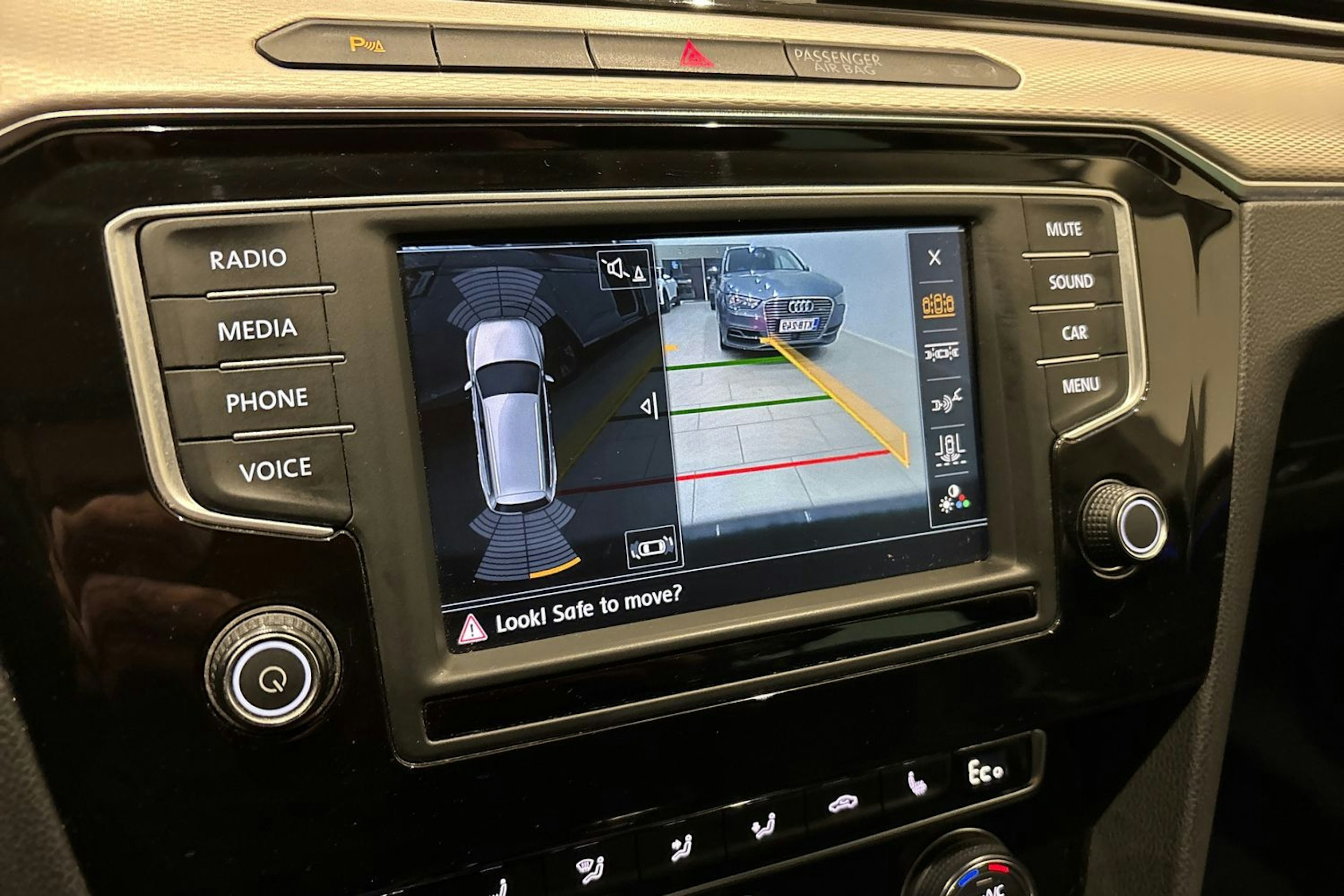 harmaa Volkswagen Passat 2016 kuva 23.