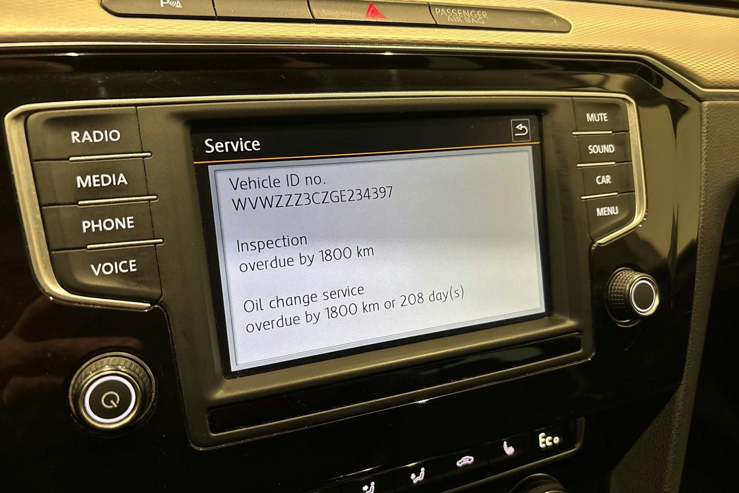 harmaa Volkswagen Passat 2016 kuva 24.