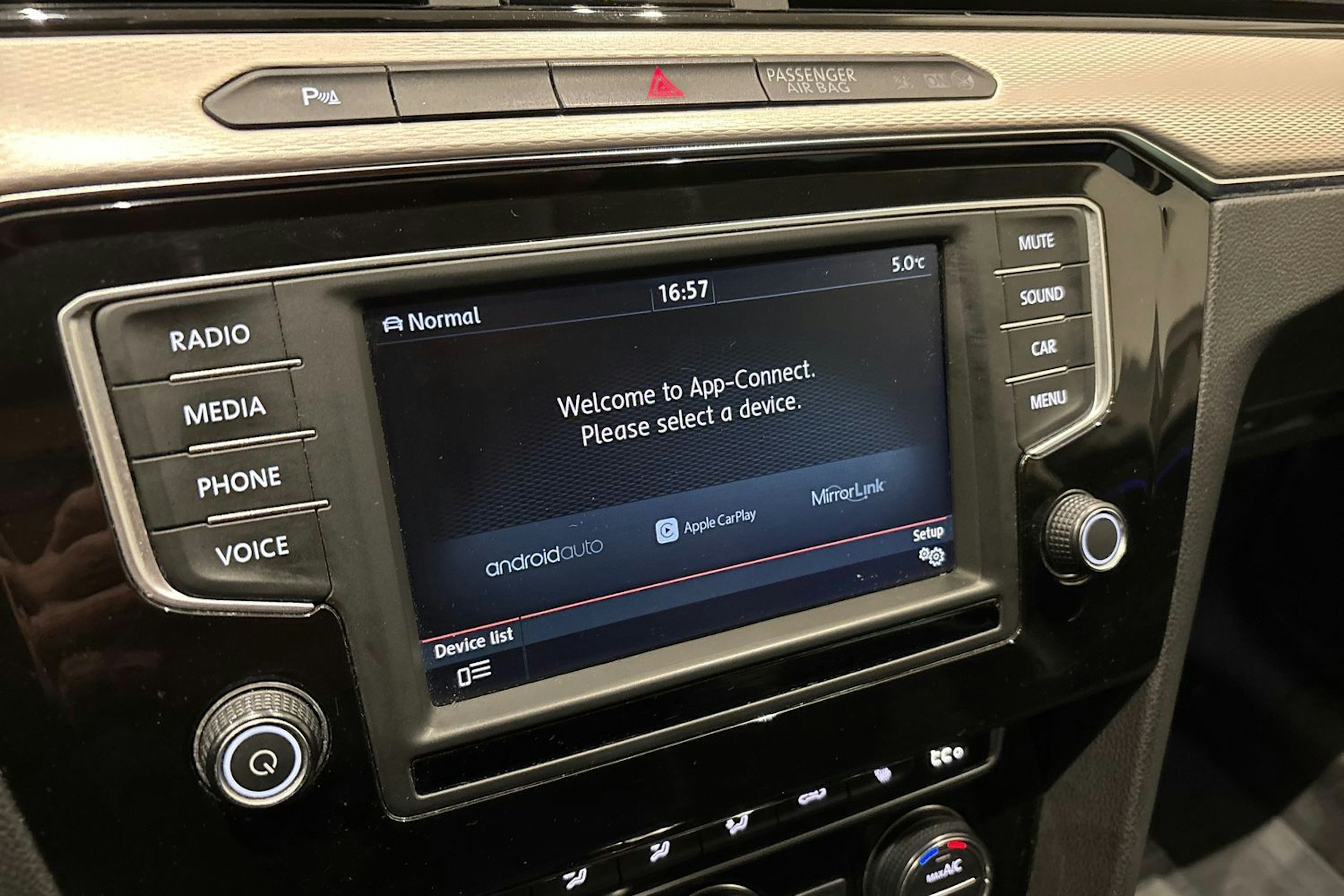 harmaa Volkswagen Passat 2016 kuva 25.