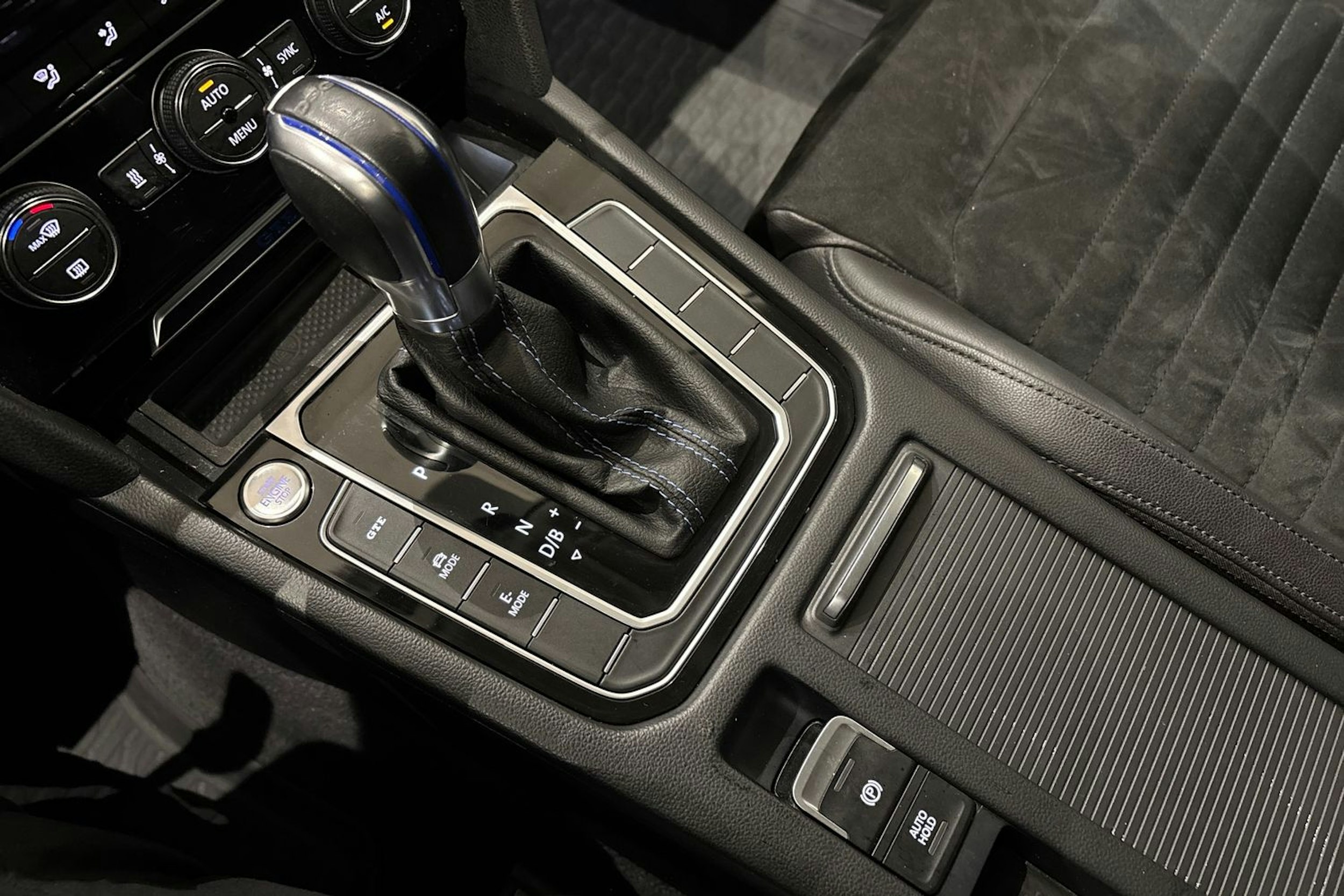 harmaa Volkswagen Passat 2016 kuva 26.