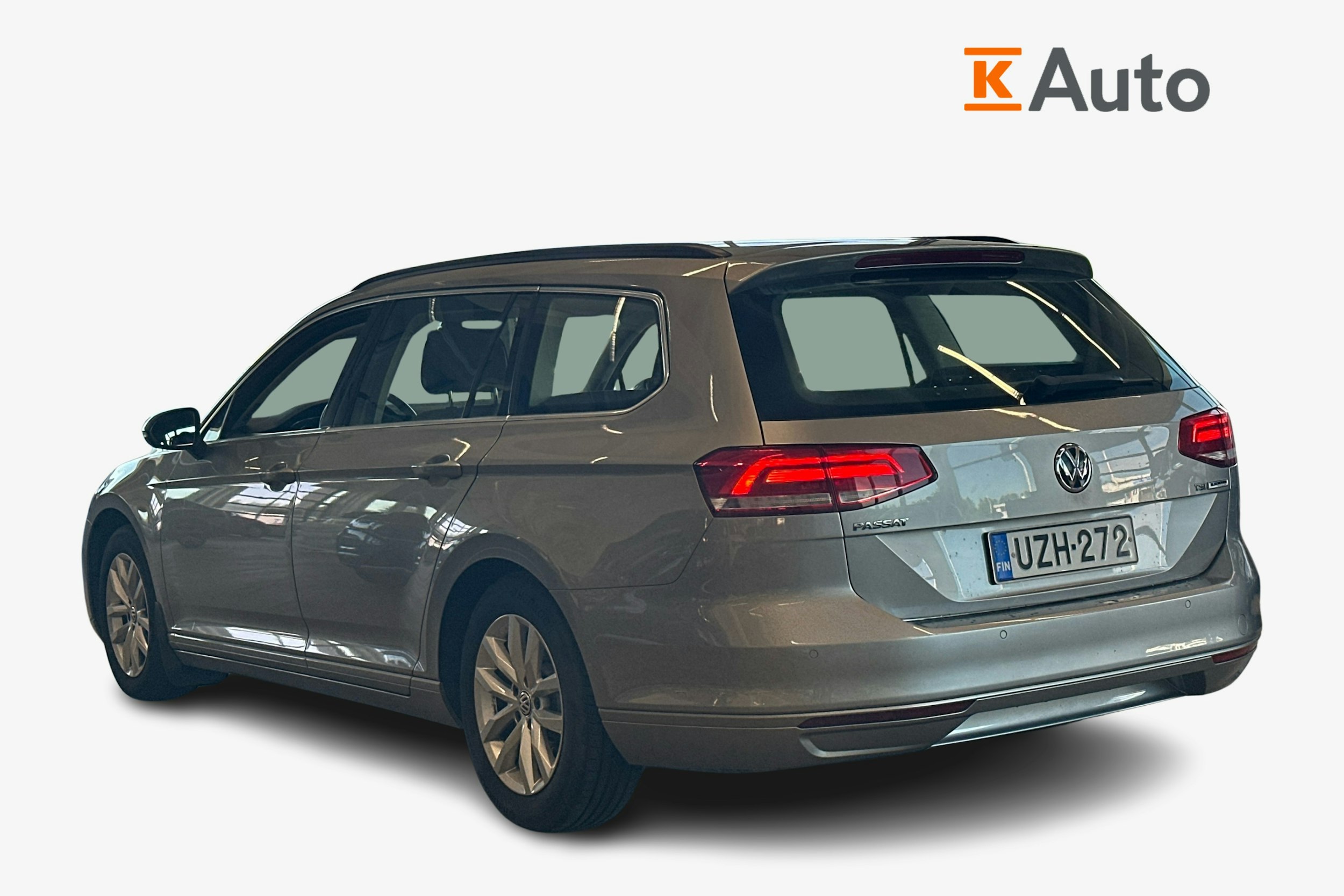 harmaa Volkswagen Passat 2016 kuva 2.
