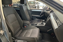 harmaa Volkswagen Passat 2016 kuva 16.
