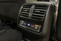 harmaa Volkswagen Passat 2016 kuva 18.