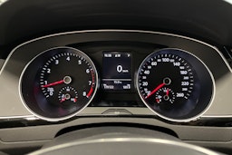 harmaa Volkswagen Passat 2016 kuva 19.