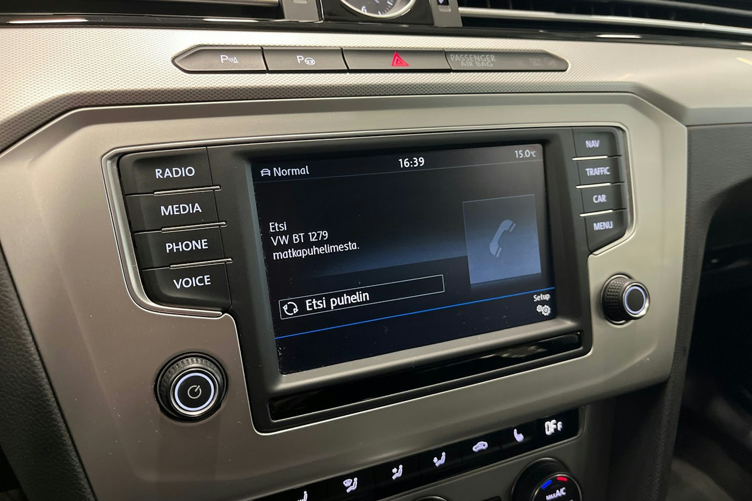 harmaa Volkswagen Passat 2016 kuva 25.