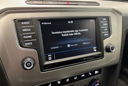 harmaa Volkswagen Passat 2016 kuva 26.