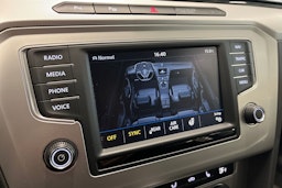 harmaa Volkswagen Passat 2016 kuva 29.
