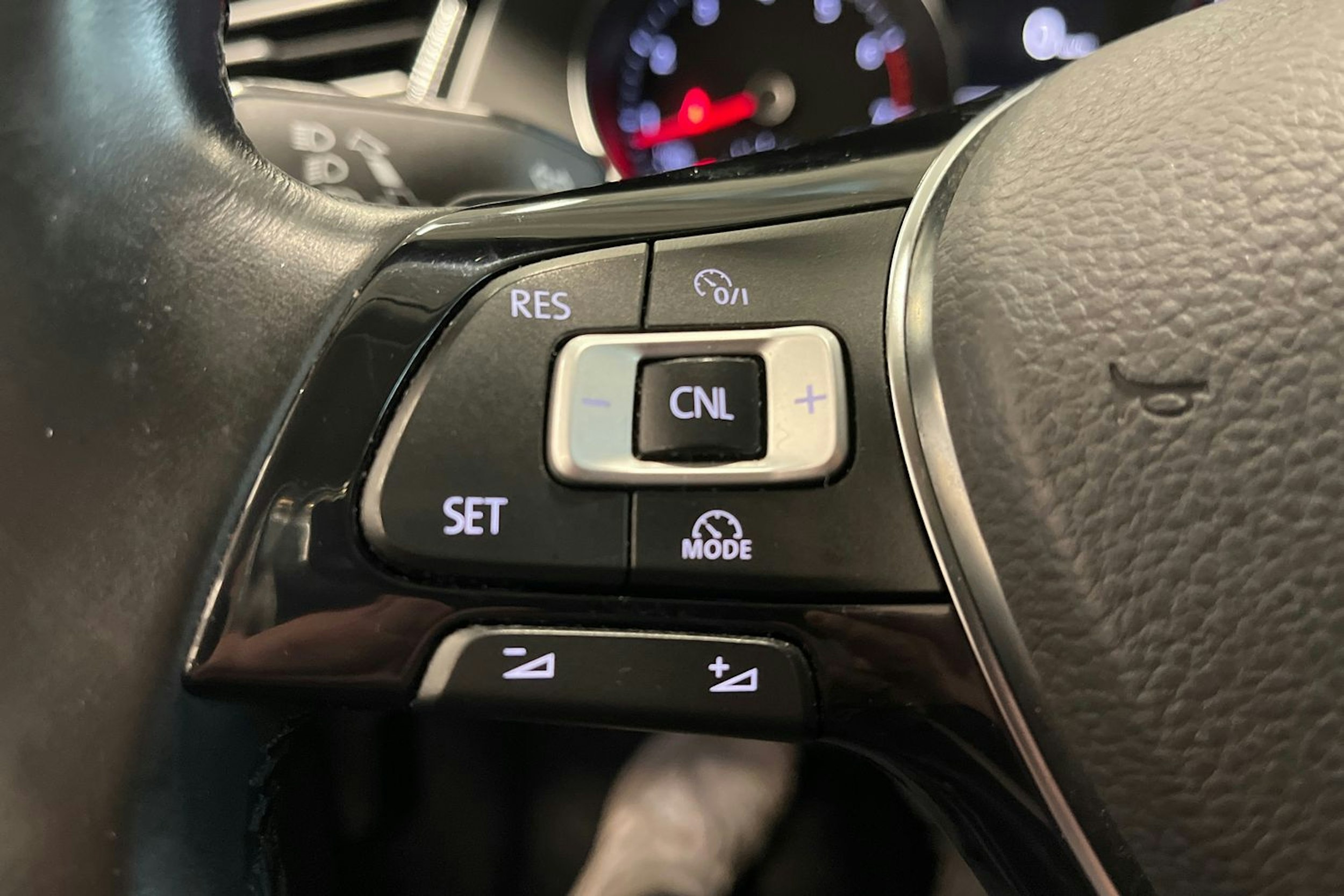 harmaa Volkswagen Passat 2016 kuva 32.