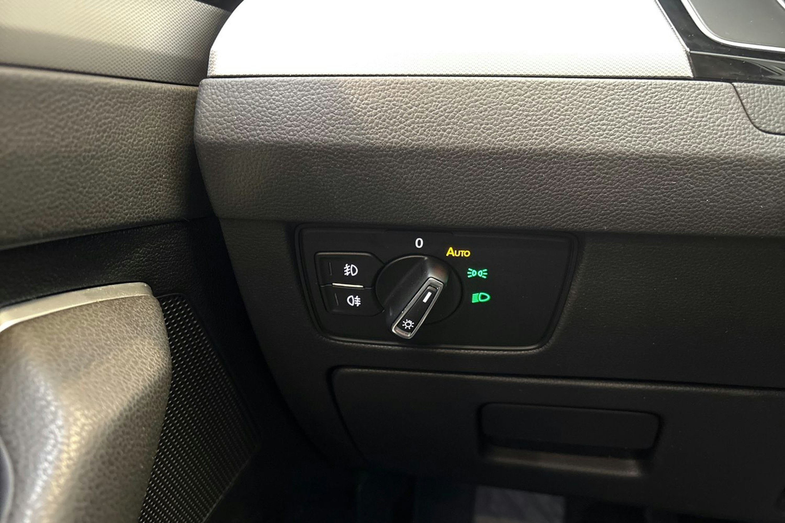 met. harmaa Volkswagen Passat 2016 kuva 13.