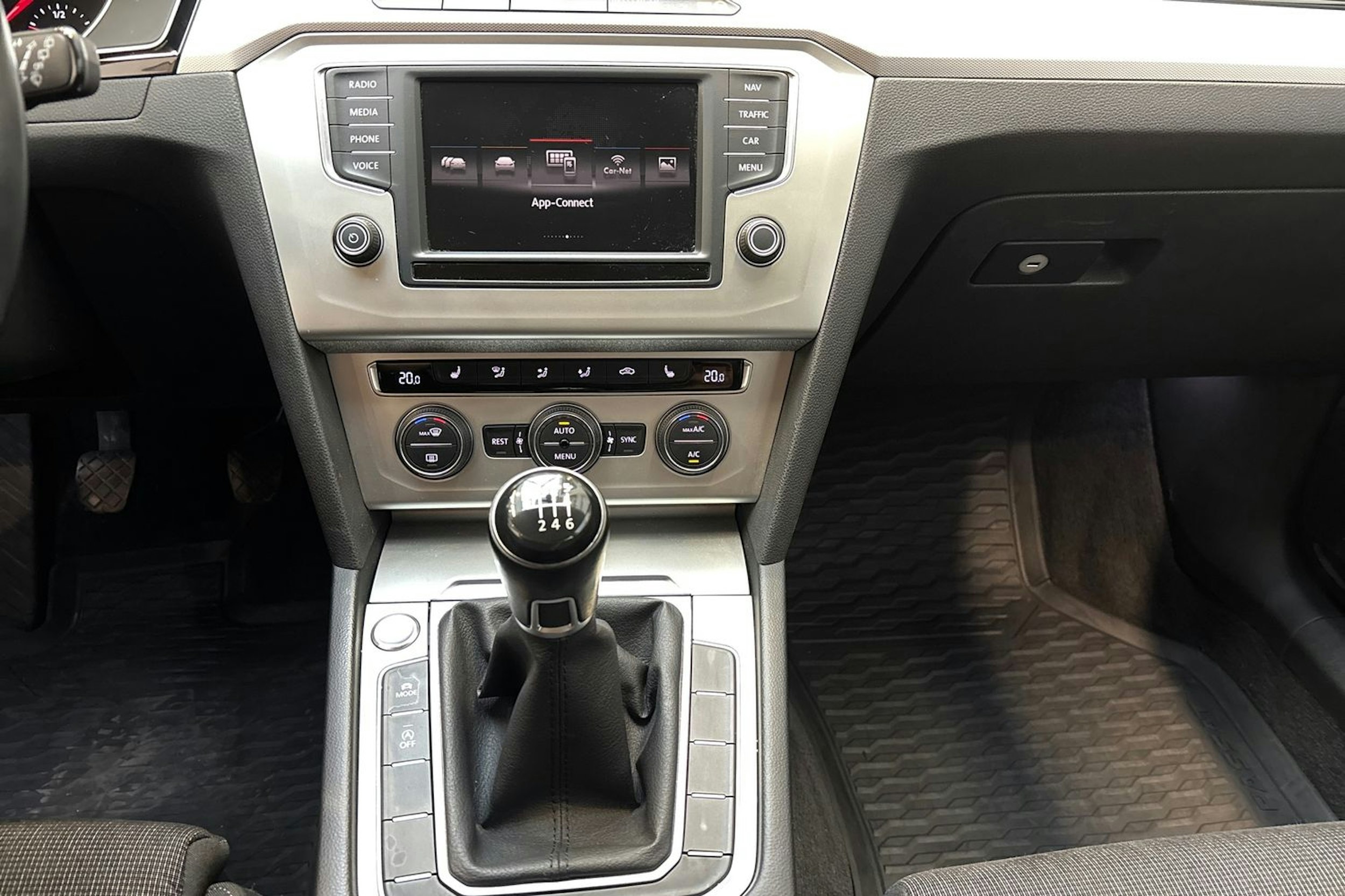 met. harmaa Volkswagen Passat 2016 kuva 18.