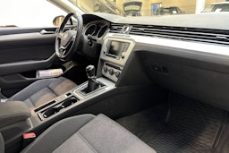 met. harmaa Volkswagen Passat 2016 kuva 20.