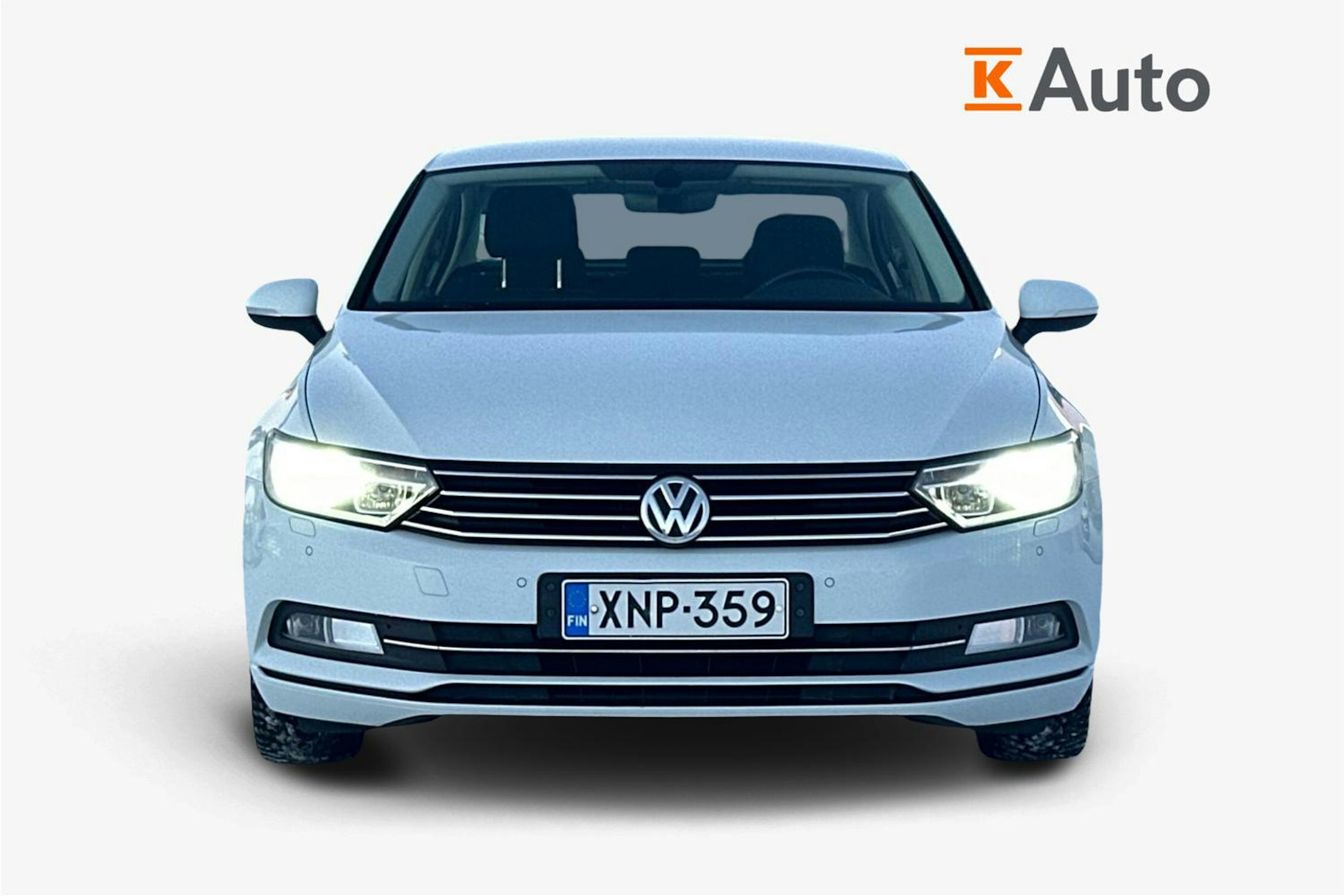 valkoinen Volkswagen Passat 2016 kuva 5.