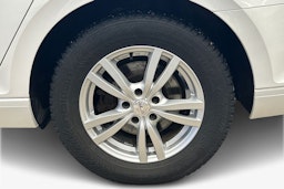 valkoinen Volkswagen Passat 2016 kuva 11.