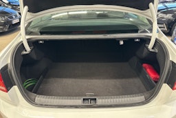 valkoinen Volkswagen Passat 2016 kuva 16.