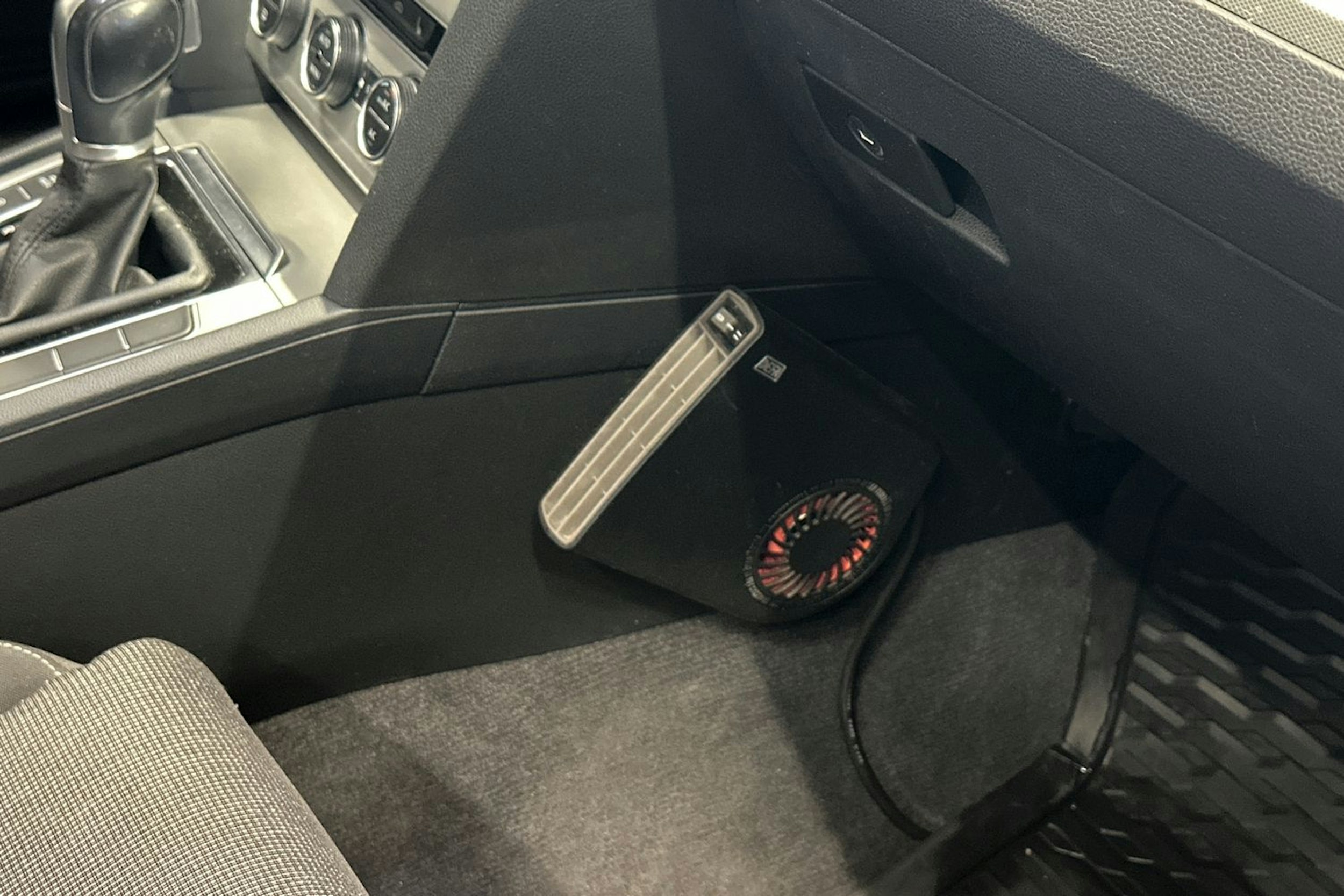 valkoinen Volkswagen Passat 2016 kuva 19.