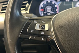 valkoinen Volkswagen Passat 2016 kuva 24.