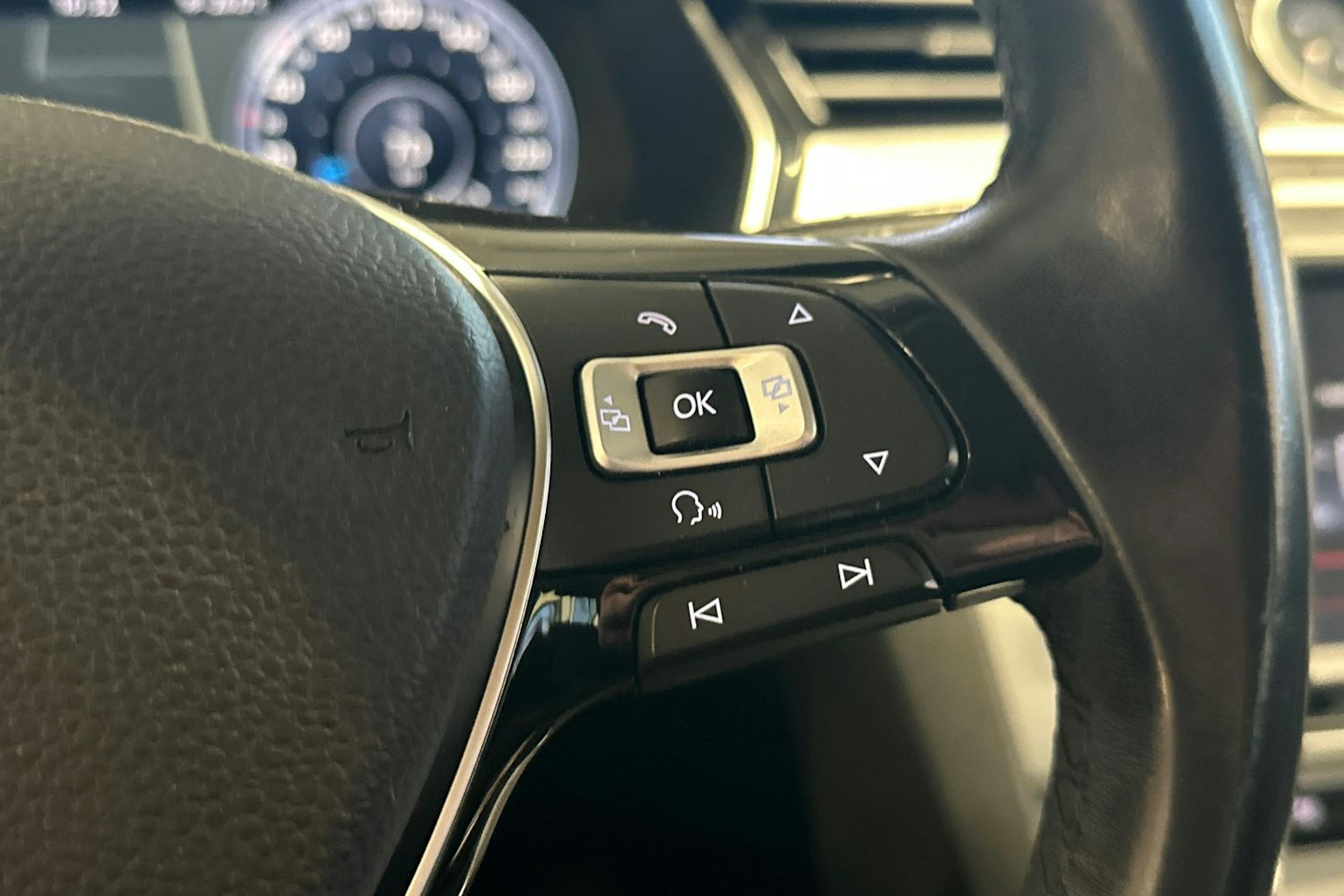 valkoinen Volkswagen Passat 2016 kuva 25.